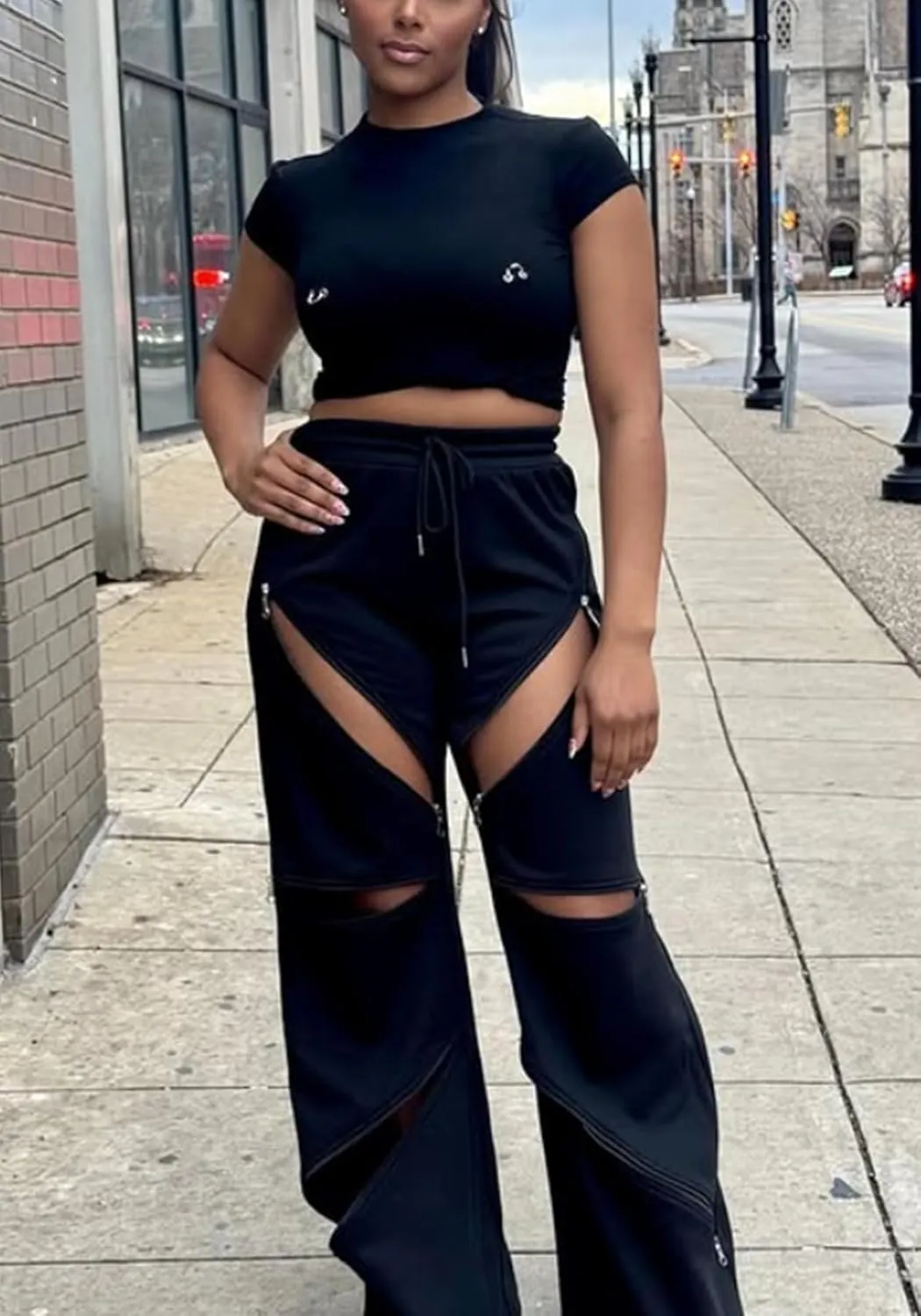 LETSVDO Women's Wide Leg Baggy Sweatpants High Waisted Patchwork Flare Pants Y2k Cut Out Multi Zipper Cargo Sweatpant